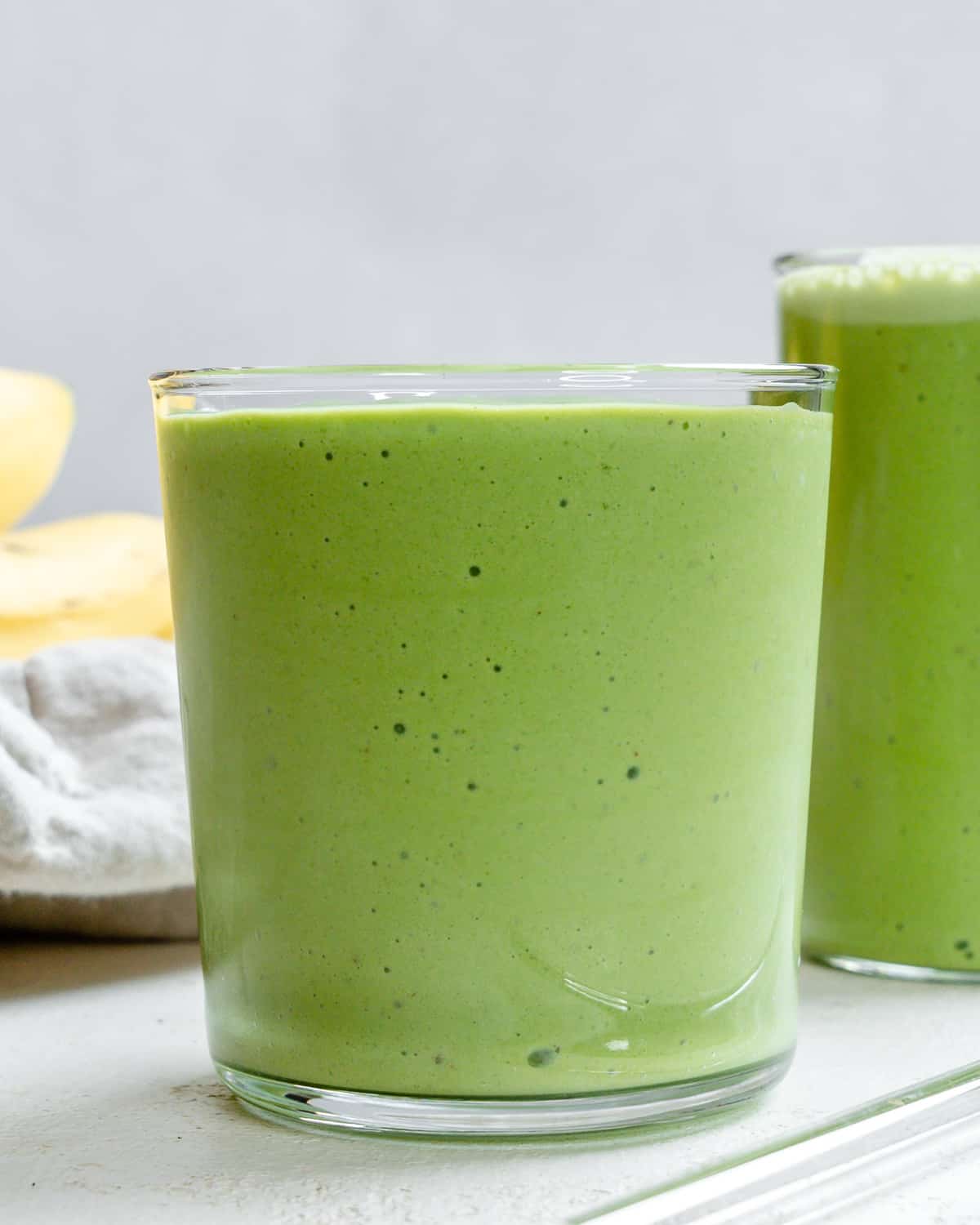 completed Banana Kale Smoothie in two glasses 