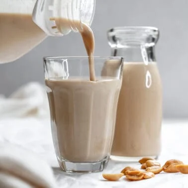 completed peanut milk in two glasses